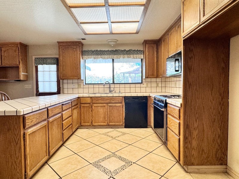 1470 Ghione Drive