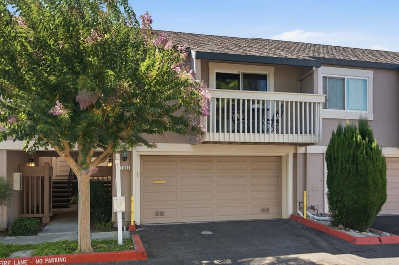 1327 Merrivale West Square