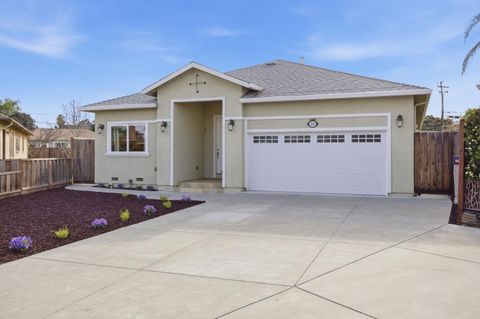 Tiny photo for 224 Eureka Court, SUNNYVALE, CA 94085 (MLS # ML82039086)