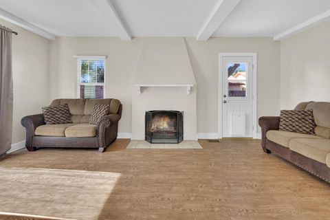 Tiny photo for 404 Ellis Street, KING CITY, CA 93930 (MLS # ML82025308)