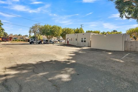 Tiny photo for 404 Ellis Street, KING CITY, CA 93930 (MLS # ML82025308)