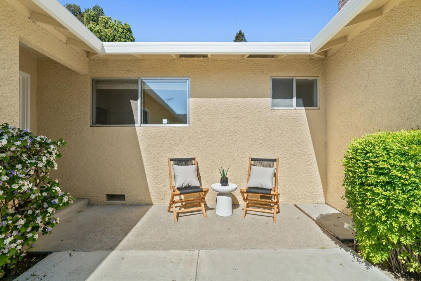 747-749 Rainbow Drive