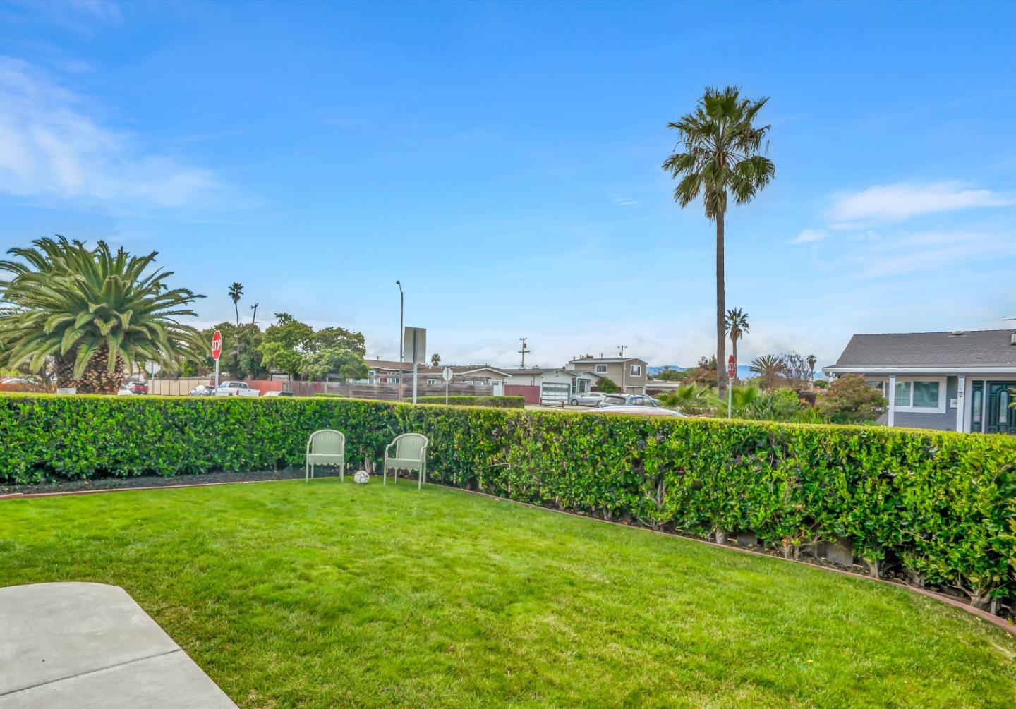 2081 Shoreview Avenue