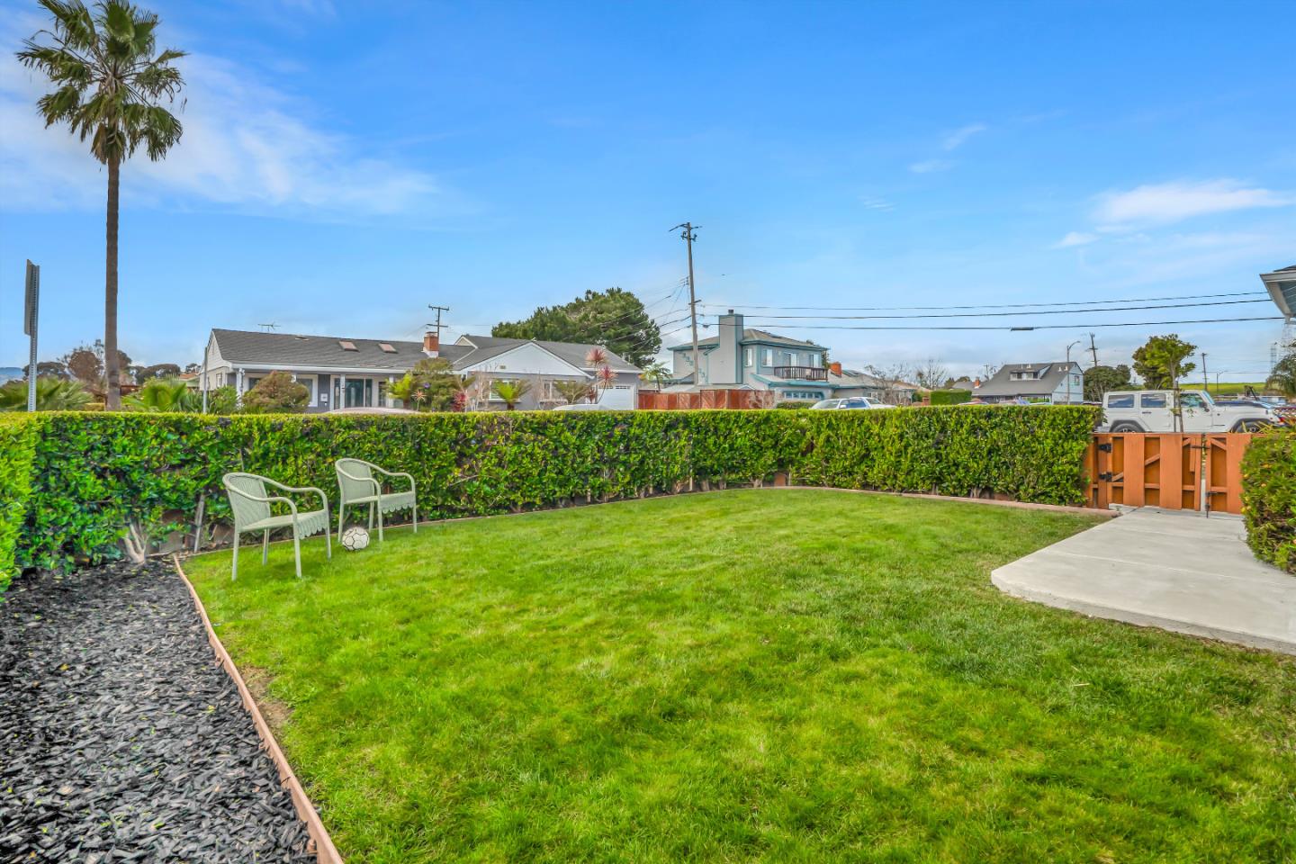 2081 Shoreview Avenue