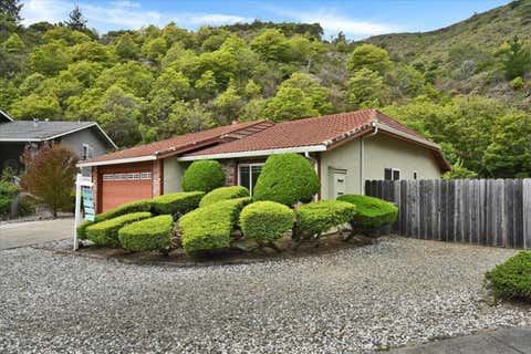 Tiny photo for 47 Buffalo Court, PACIFICA, CA 94044 (MLS # ML82055986)