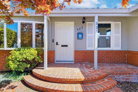 Photo of 927 Madeline Lane, Santa Clara, CA 95050 (MLS # ML82036739)