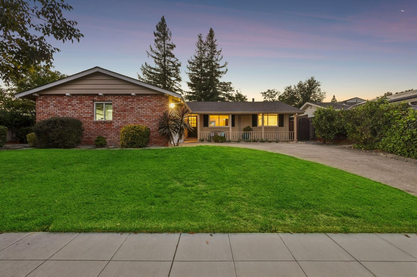 1957 Serge Avenue