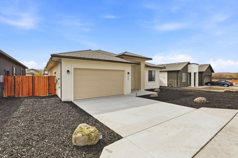 604 Fulton Way