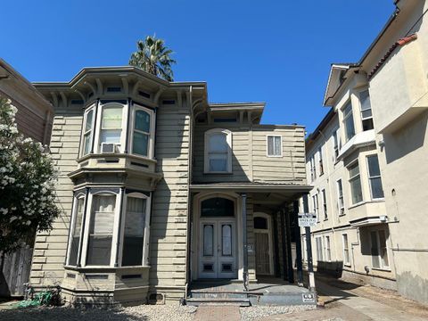 Photo of 139 E Julian Street, SAN JOSE, CA 95112 (MLS # ML82023060)