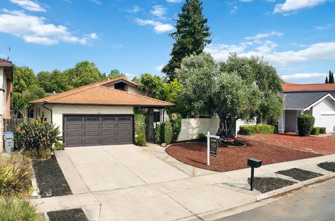 Tiny photo for 2305 Oak Flat Road, San Jose, CA 95131 (MLS # ML82041871)