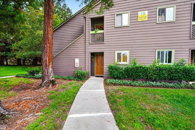 1227 Yarwood Court