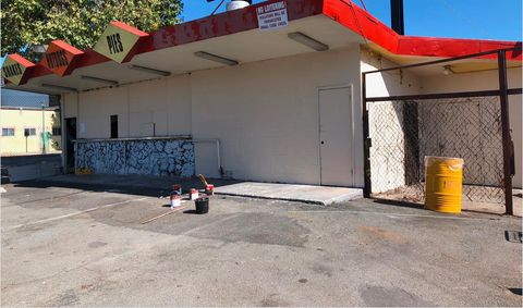 Photo of 5325 San Pablo Avenue, OAKLAND, CA 94608 (MLS # ML82022193)