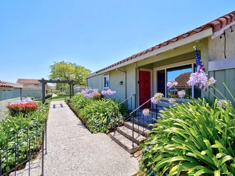 Photo of 262 Crestview Drive, WATSONVILLE, CA 95076 (MLS # ML82052682)