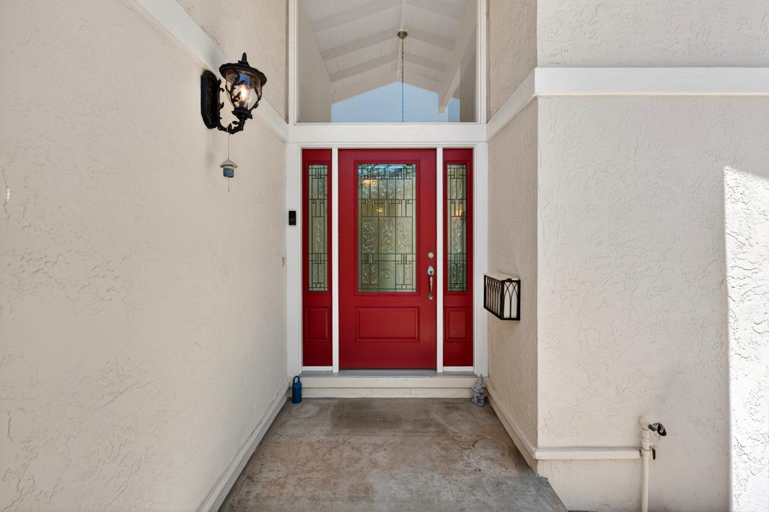 879 El Rio Drive