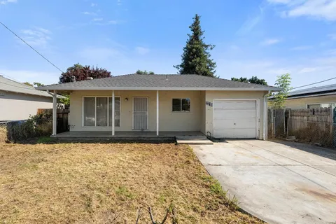 2210 Menalto Avenue, East Palo Alto, CA 94303 - #: ML82025779