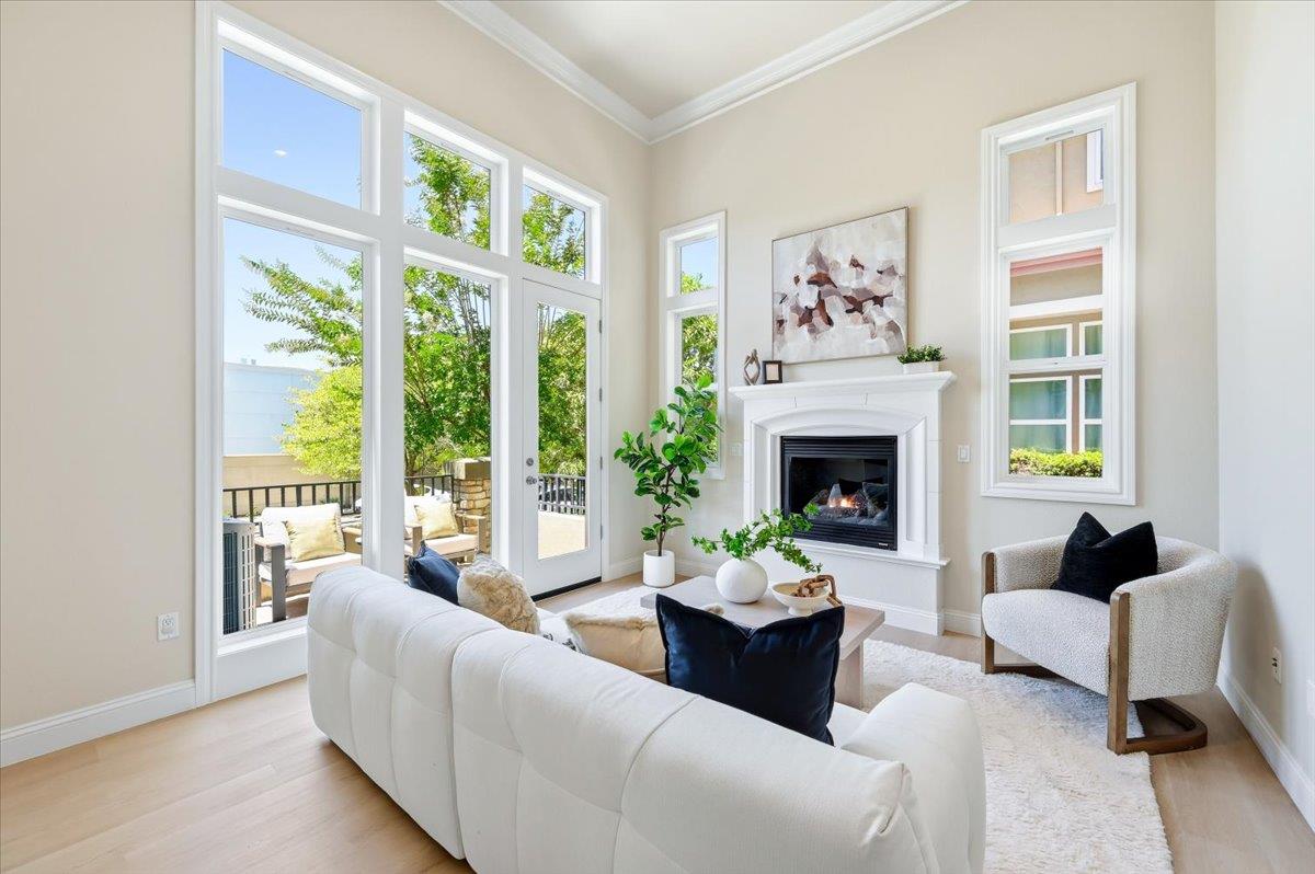 1712 Avenida Elisa