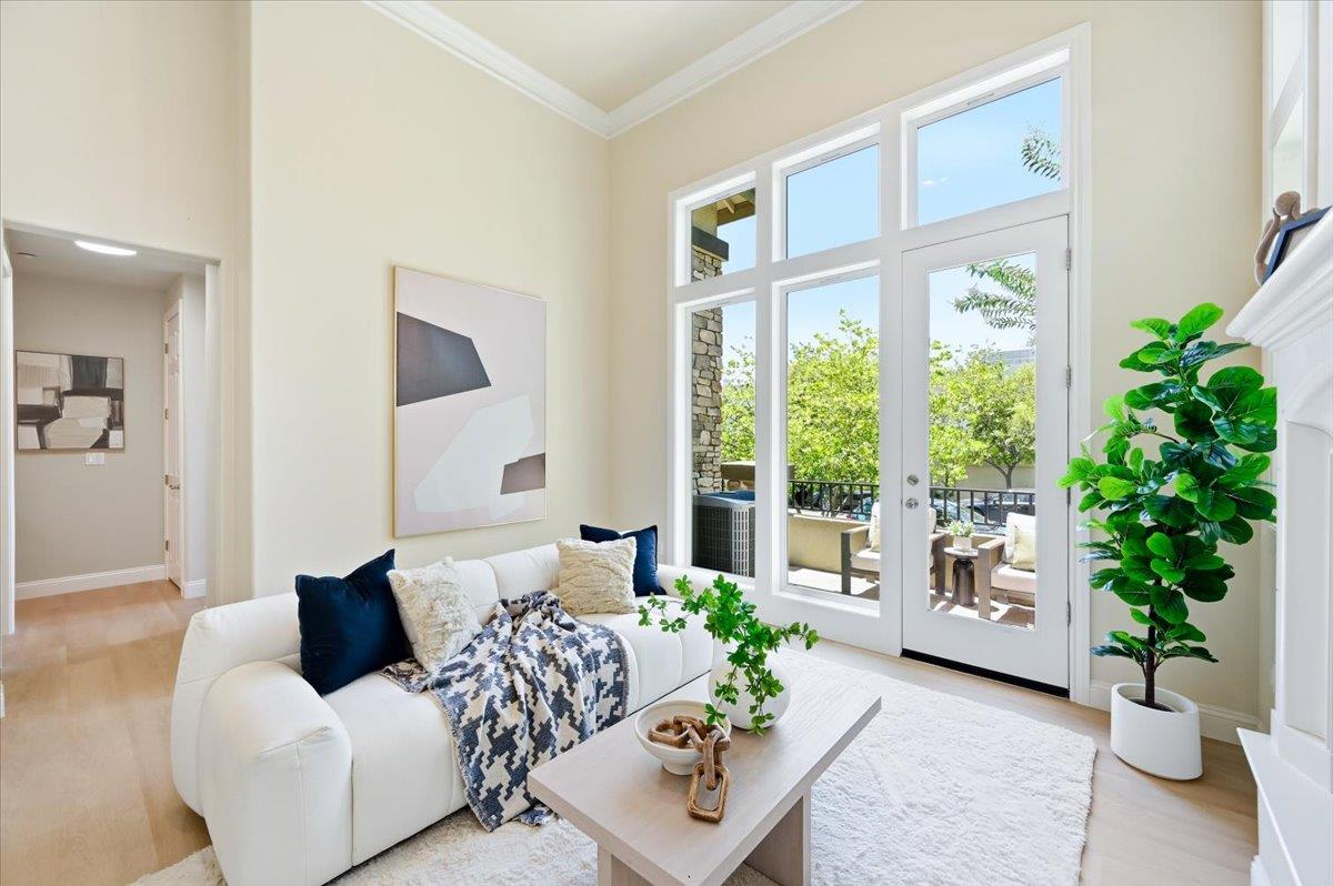 1712 Avenida Elisa