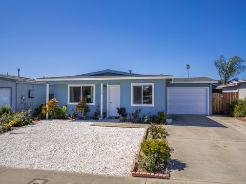 Photo of 569 Cedar Drive, WATSONVILLE, CA 95076 (MLS # ML82037729)
