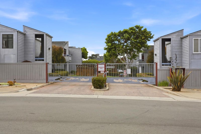 3095 Marina Drive 40