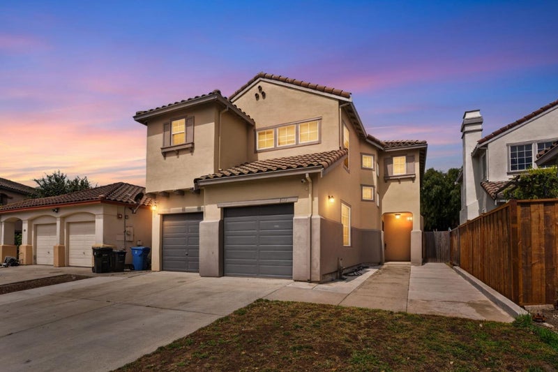 1537 Oyster Bay Court