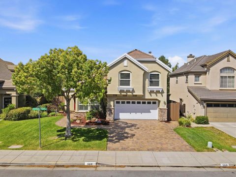 Photo of 569 Cherrywood Drive, SUNNYVALE, CA 94087 (MLS # ML82041946)