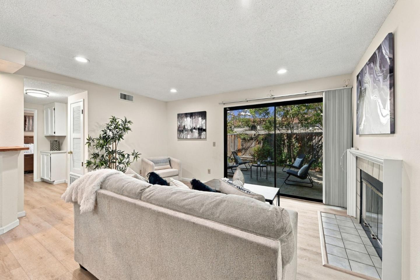 4943 Conway Terrace