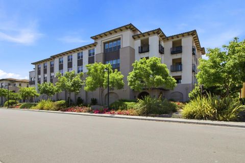 Photo of 1069 Bigleaf Place #202, SAN JOSE, CA 95131 (MLS # ML82048931)