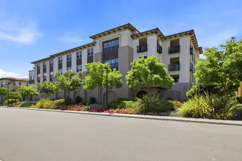 1069 Bigleaf Place Unit 202, San Jose, CA 95131 - #: ML82048931
