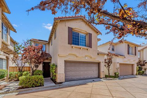 Photo of 2213 Wigeon Court, SAN LEANDRO, CA 94579 (MLS # ML82026242) Photo of 2213 Wigeon Court, SAN LEANDRO, CA 94579 (MLS # ML82026242)
