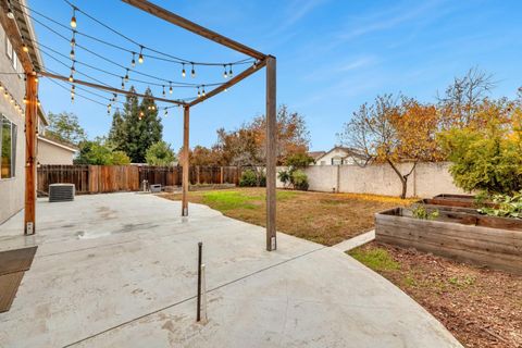 Tiny photo for 827 Sagewood Lane, TRACY, CA 95377 (MLS # ML82029279)