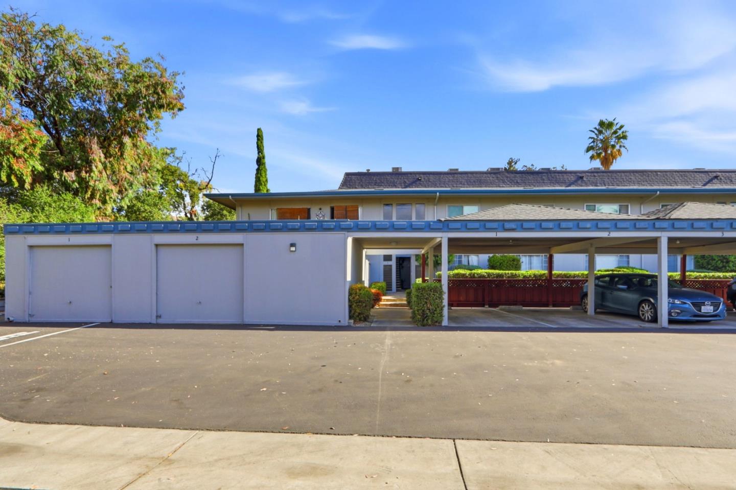 552 Toyon Avenue