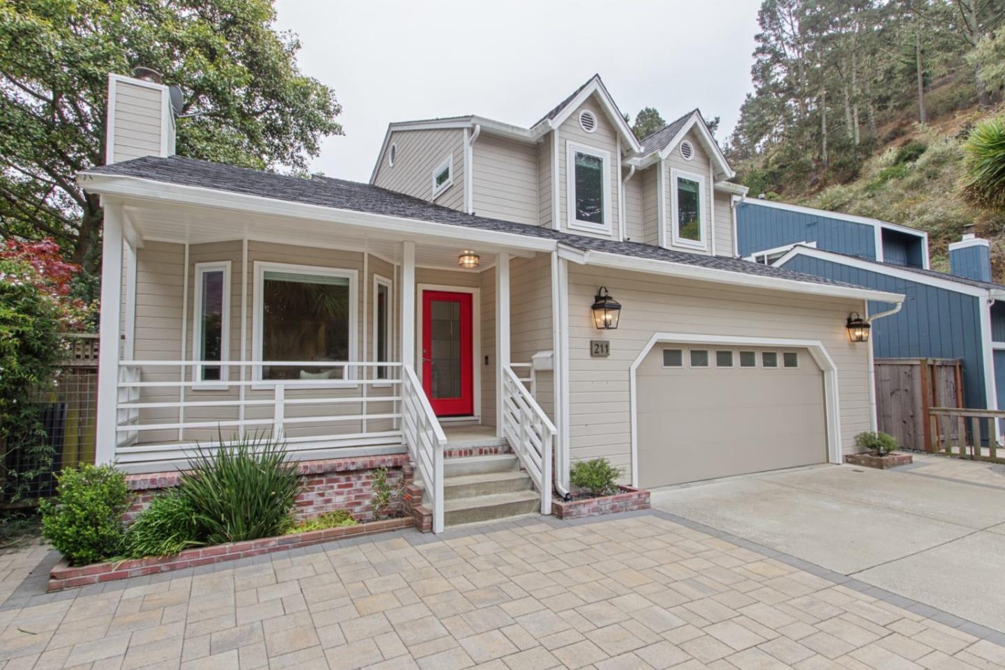 211 Nataqua Avenue