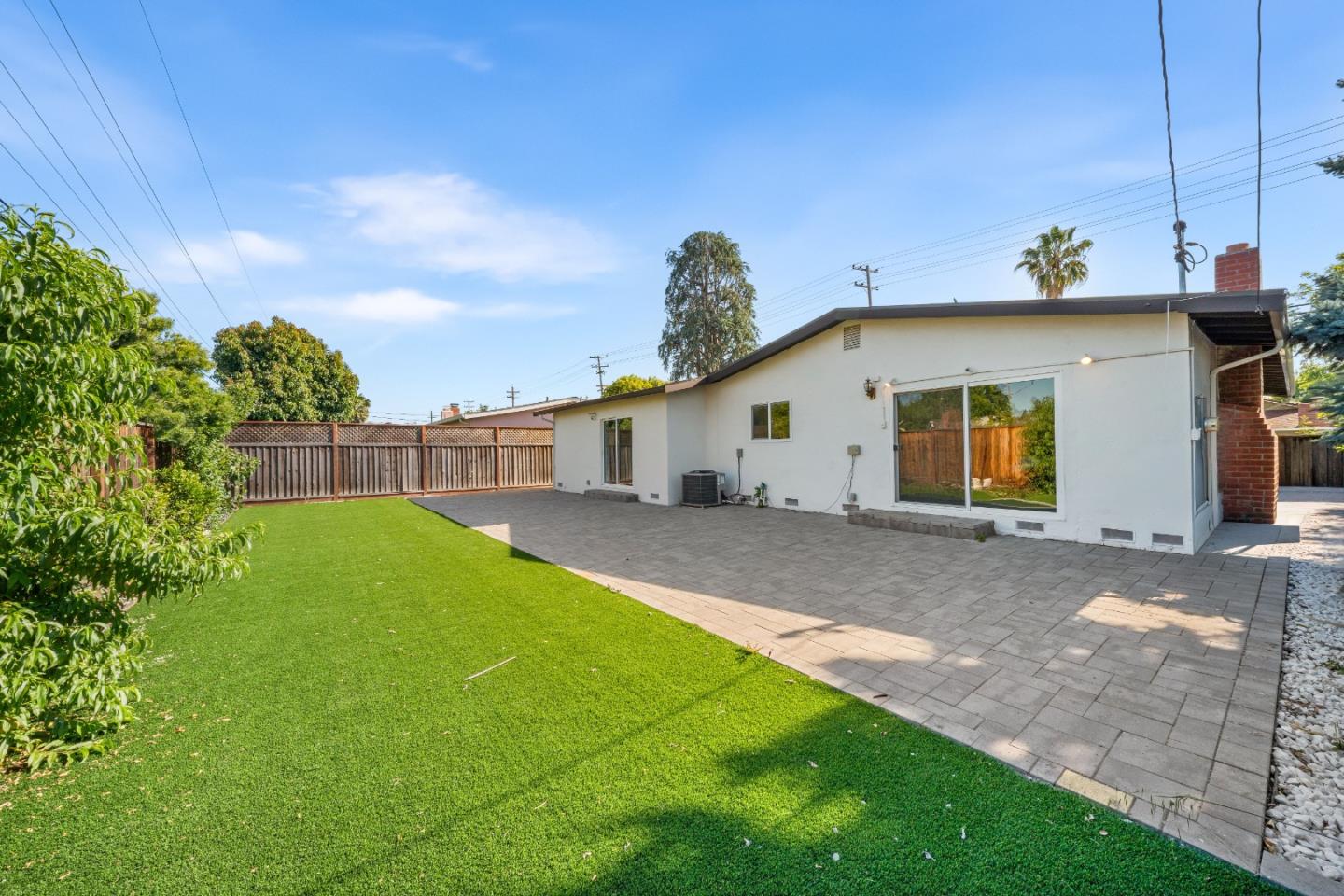 3234 Jarvis Avenue