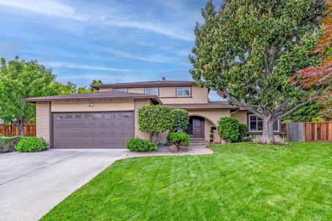 Photo of 2740 Ramos Court, MOUNTAIN VIEW, CA 94040 (MLS # ML82045937)
