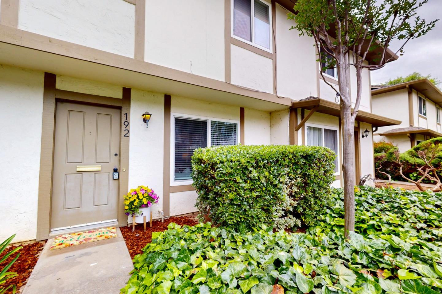 192 Oakbrook Circle