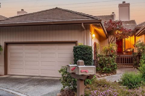 Photo of 1278 Poker Flat Place, SAN JOSE, CA 95120 (MLS # ML82023978)