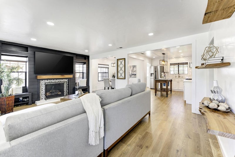 4034 Holly Drive