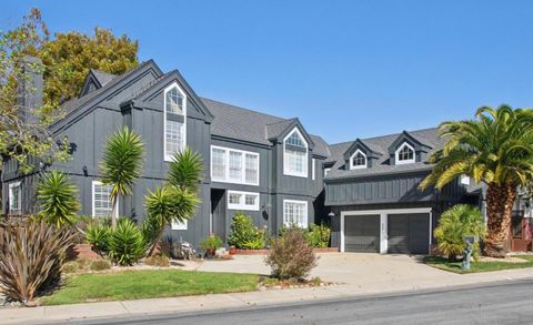 Photo of 220 Eagle Trace Drive, HALF MOON BAY, CA 94019 (MLS # ML82037403)