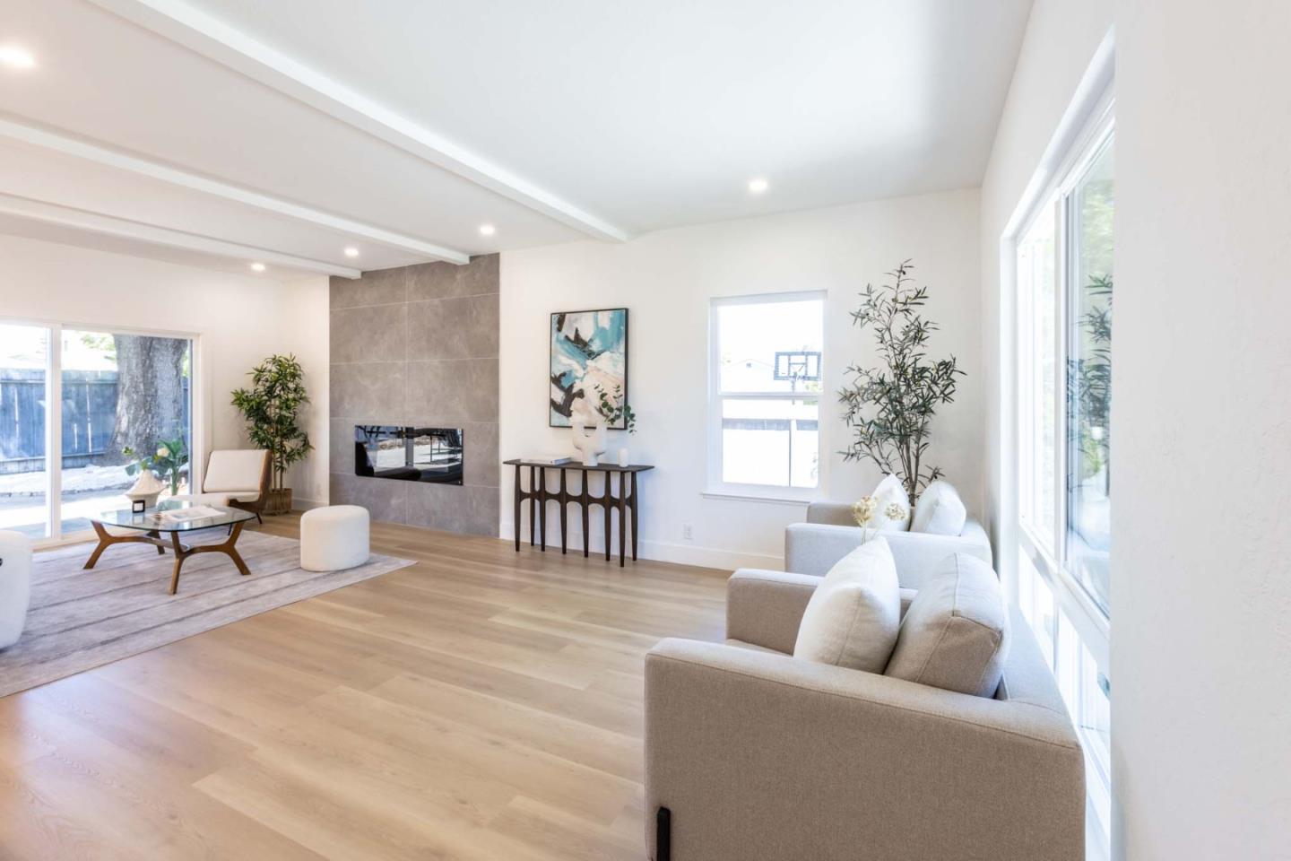 869 Lusterleaf Drive