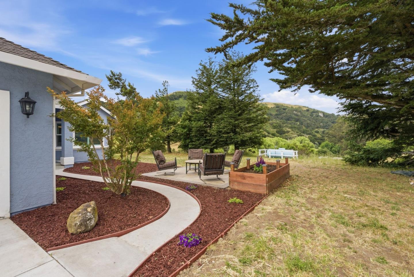 1584 Rocks Road