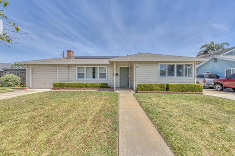 Photo of 246 Terra Drive, SALINAS, CA 93906 (MLS # ML82045464)