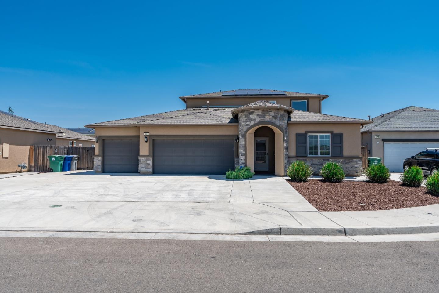 1381 Riverbank Drive