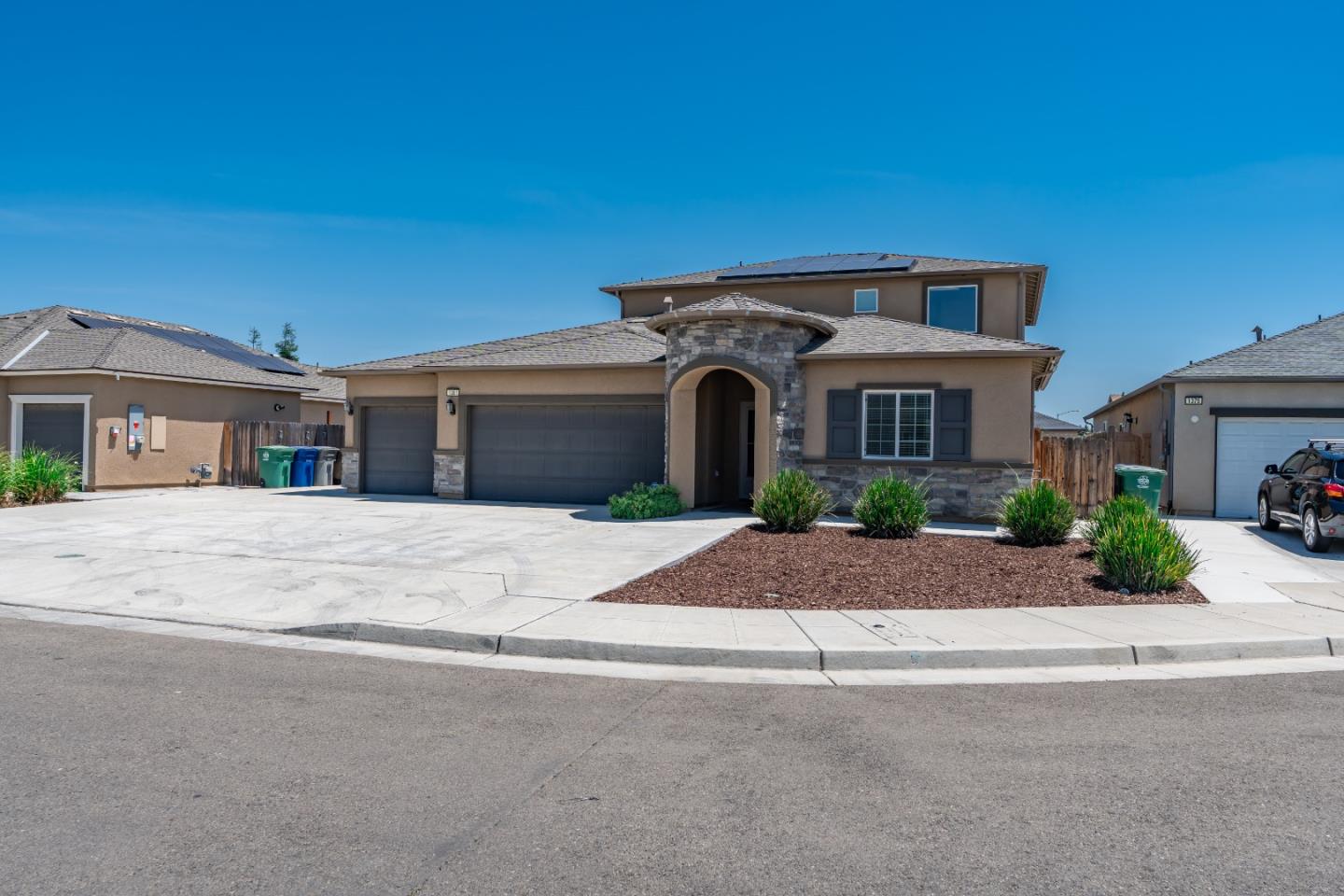1381 Riverbank Drive