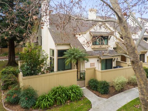 Photo of 1933 Huxley Court, SAN JOSE, CA 95125 (MLS # ML82035188)