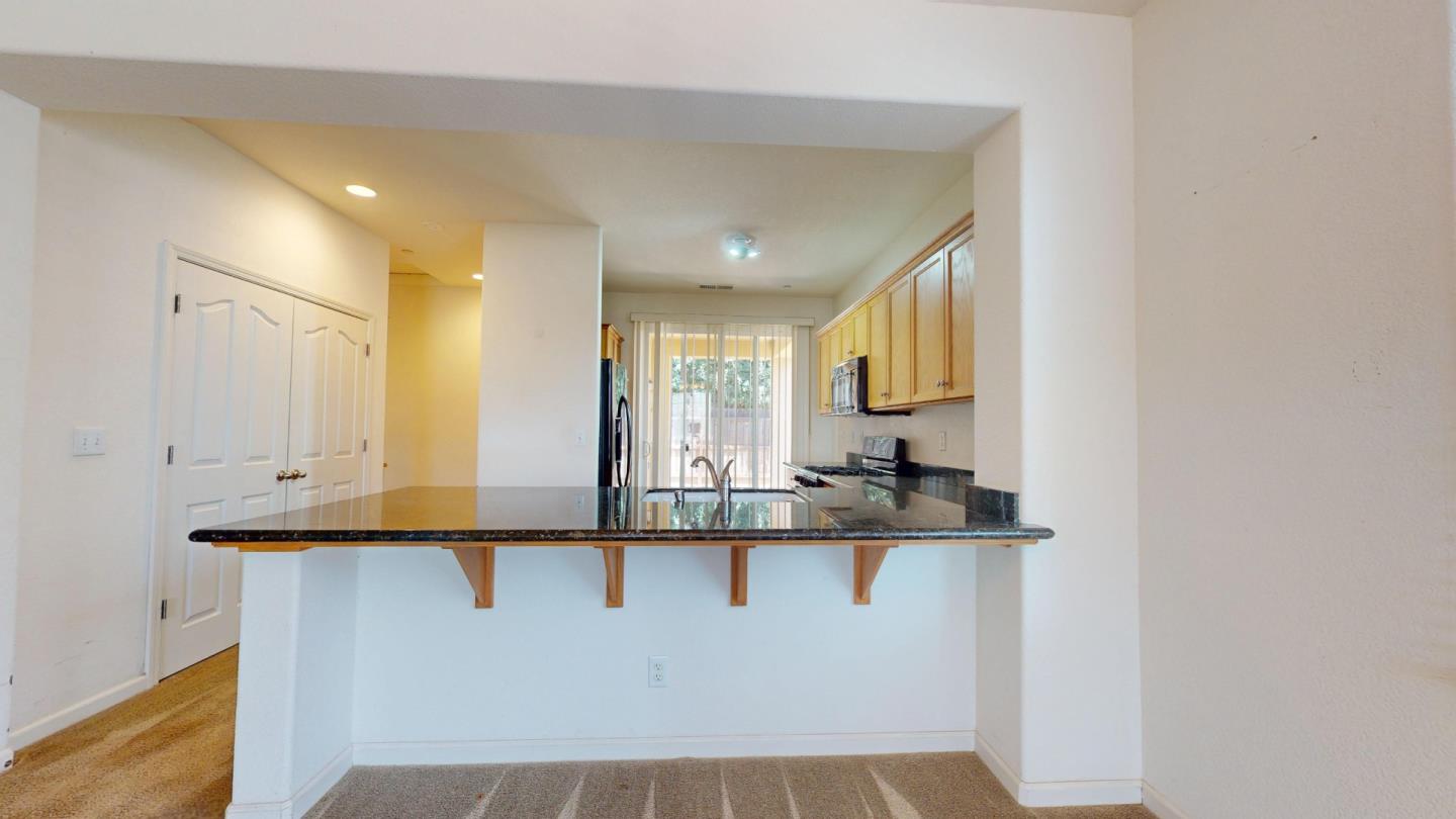 7392 Robinson