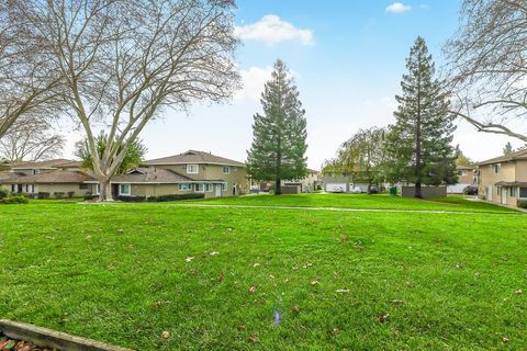 Tiny photo for 902 Gilchrist Walkway #3, SAN JOSE, CA 95133 (MLS # ML82046825)