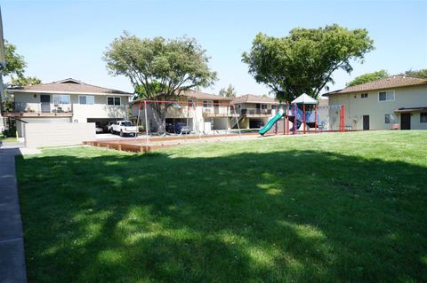 Tiny photo for 902 Gilchrist Walkway #3, SAN JOSE, CA 95133 (MLS # ML82046825)