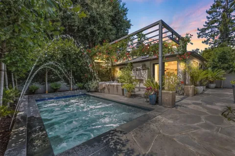 543 8th Avenue, Menlo Park, CA 94025 - #: ML82010038