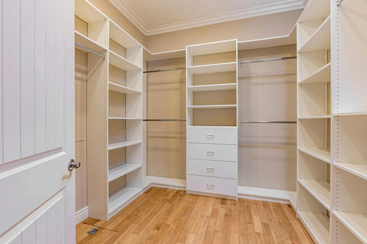 San Jose, California 95125, United States, 4 Bedrooms Bedrooms, ,4 BathroomsBathrooms,Residential,Active,151290