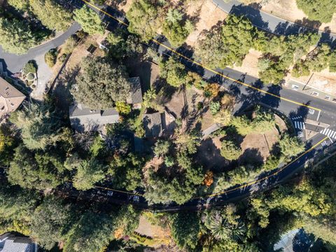 Photo of 25310 Elena Road, LOS ALTOS HILLS, CA 94022 (MLS # ML82027279)